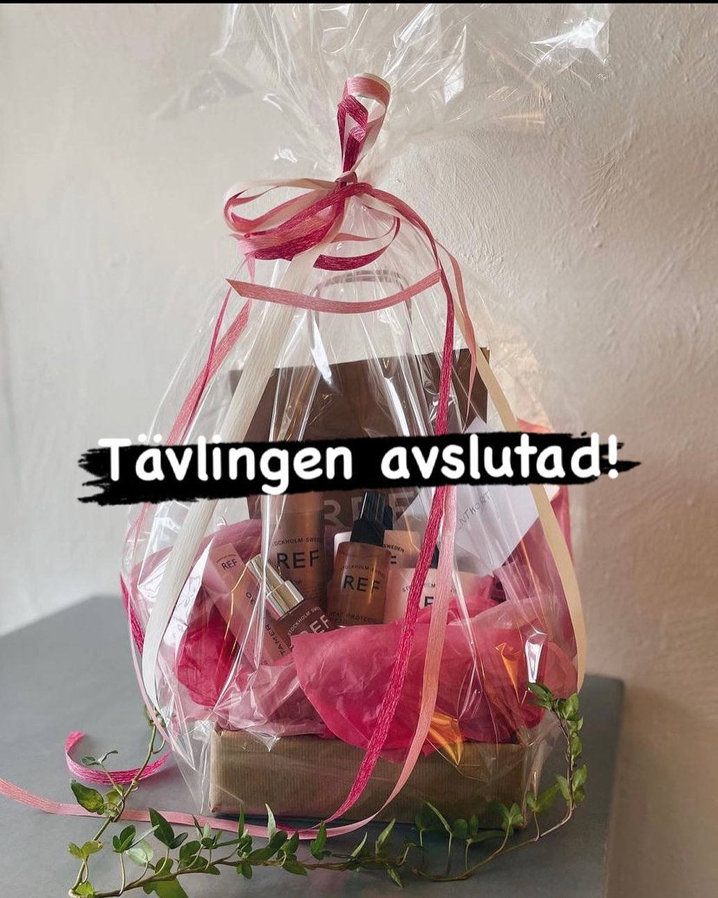 Vi säger stort grattis till Maria Eriksson som blev vinnare i våran tävling! 🤩✨ vinnaren är kontaktad. Vi vill tacka alla som var med och tävlade 🥰